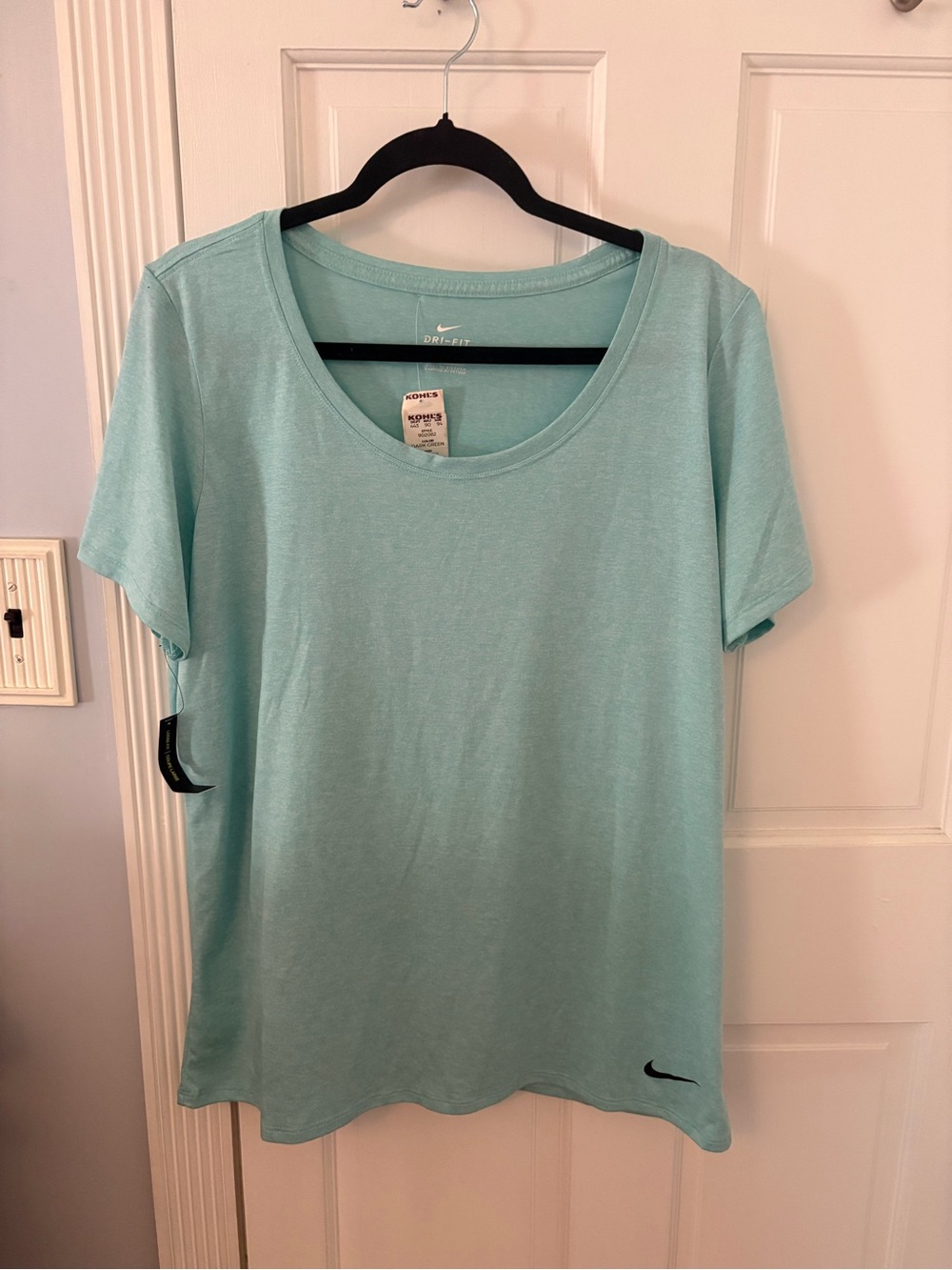 Nike Women's Aqua Scoop Neck Short Sleeve Tee